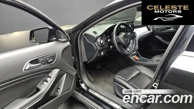 MERCEDES BENZ GLA-Classe X156 GLA200 d 2017 — photo 10 sur 20