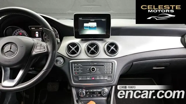 MERCEDES BENZ GLA-Classe X156 GLA200 d 2017 — photo 13 sur 20