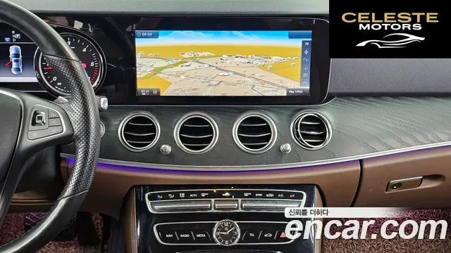 MERCEDES BENZ E-Classe W213 E220d 4MATIC Avantgarde 2017 — photo 14 sur 20