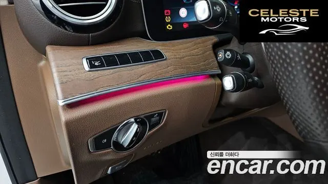MERCEDES BENZ E-Classe W213 E300 Exclusive 2017 — photo 12 sur 20