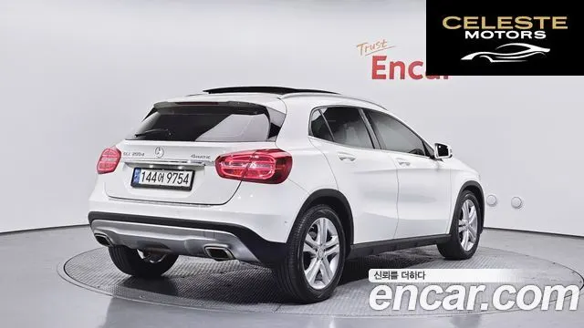 MERCEDES BENZ GLA-Classe X156 GLA200 d 4MATIC 2017 — photo 2 sur 20