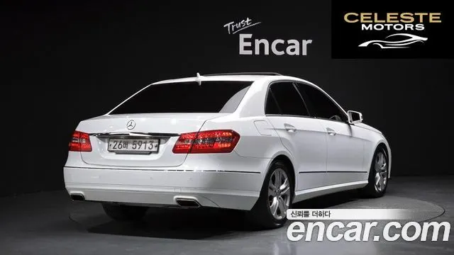 MERCEDES BENZ E-Classe W212 E220 CDI Avantgarde 2013 — photo 2 sur 26