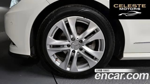 MERCEDES BENZ E-Classe W212 E220 CDI Avantgarde 2013 — photo 5 sur 26