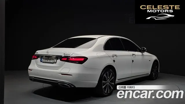 MERCEDES BENZ E-Classe W213 E300e 4MATIC Exclusive 2021 — photo 2 sur 26