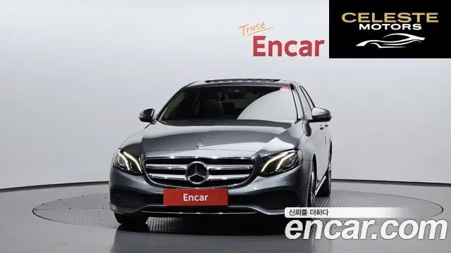 MERCEDES BENZ E-Classe W213 E200 Avantgarde 2018 — photo 3 sur 30