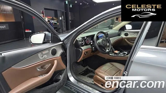 MERCEDES BENZ E-Classe W213 E200 Avantgarde 2018 — photo 13 sur 30