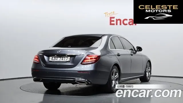 MERCEDES BENZ E-Classe W213 E200 Avantgarde 2018 — photo 2 sur 30
