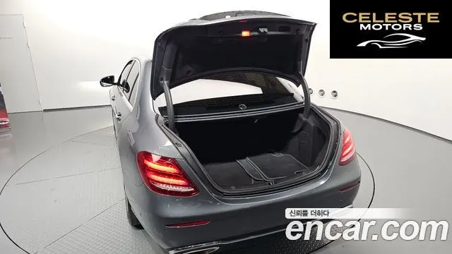 MERCEDES BENZ E-Classe W213 E200 Avantgarde 2018 — photo 26 sur 30