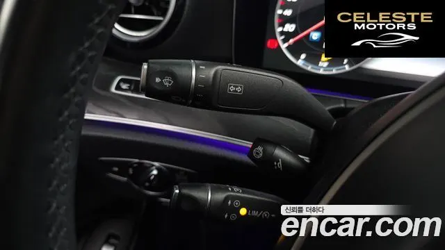 MERCEDES BENZ E-Classe W213 E300 4MATIC Avantgarde 2017 — photo 19 sur 20