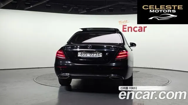 MERCEDES BENZ E-Classe W213 E300 4MATIC Avantgarde 2017 — photo 4 sur 20