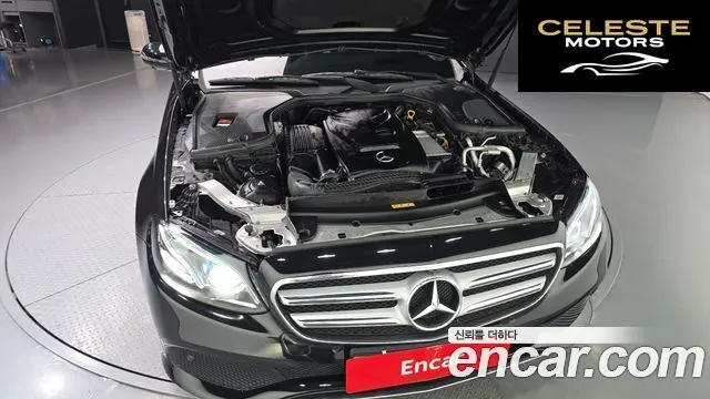 MERCEDES BENZ E-Classe W213 E300 4MATIC Avantgarde 2017 — photo 6 sur 20