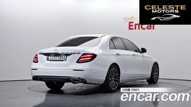 MERCEDES BENZ E-Classe W213 E200 Avantgarde 2018 — photo 2 sur 30