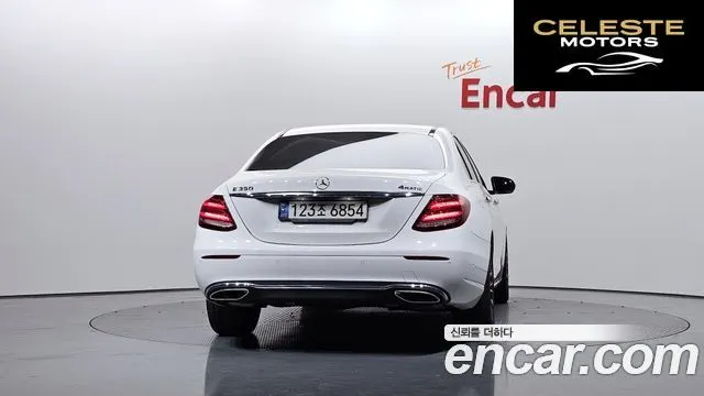 MERCEDES BENZ E-Classe W213 E200 Avantgarde 2018 — photo 4 sur 30