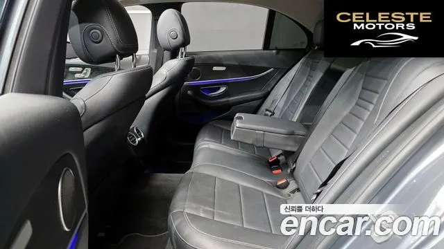 MERCEDES BENZ E-Classe W213 E300 4MATIC Avantgarde 2017 — photo 12 sur 20
