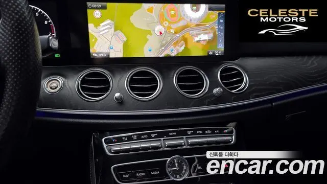 MERCEDES BENZ E-Classe W213 E300 4MATIC Avantgarde 2017 — photo 14 sur 20