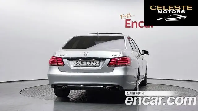 MERCEDES BENZ E-Classe W212 E220 CDI Avantgarde 2014 — photo 4 sur 20