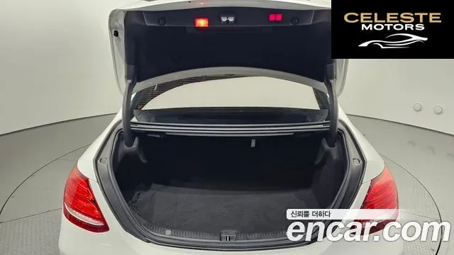 MERCEDES BENZ E-Classe W213 E300 4MATIC Exclusive 2018 — photo 18 sur 20