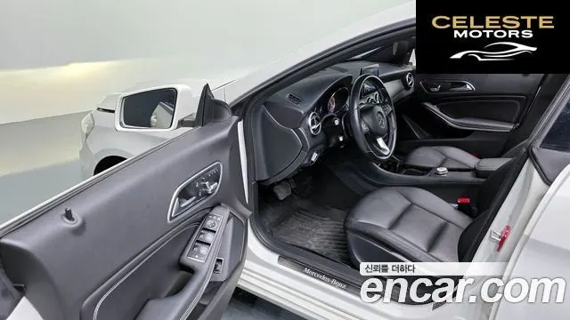 MERCEDES BENZ CLA-Classe C117 CLA200 CDI 4MATIC 2015 — photo 10 sur 20