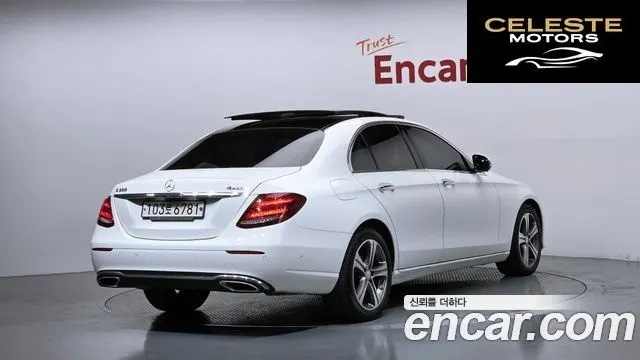 MERCEDES BENZ E-Classe W213 E300 4MATIC Avantgarde 2017 — photo 2 sur 26