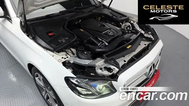 MERCEDES BENZ E-Classe W213 E300 4MATIC Avantgarde 2017 — photo 6 sur 26