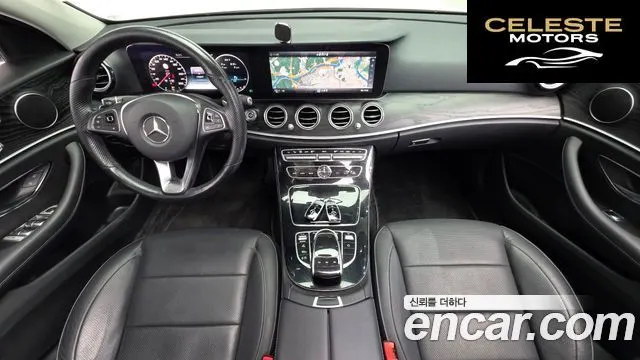 MERCEDES BENZ E-Classe W213 E300 4MATIC Avantgarde 2017 — photo 7 sur 26