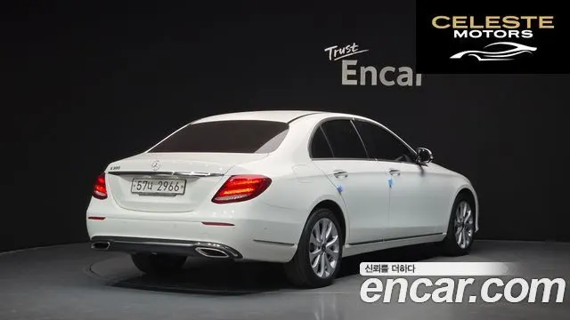 MERCEDES BENZ E-Classe W213 E300 Exclusive 2018 — photo 2 sur 20