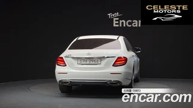 MERCEDES BENZ E-Classe W213 E300 Exclusive 2018 — photo 4 sur 20