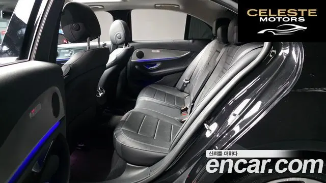 MERCEDES BENZ E-Classe W213 E200 Avantgarde 2017 — photo 12 sur 20