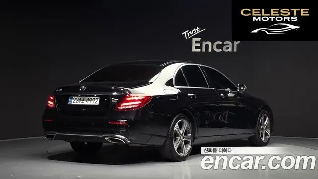 MERCEDES BENZ E-Classe W213 E200 Avantgarde 2017 — photo 2 sur 20