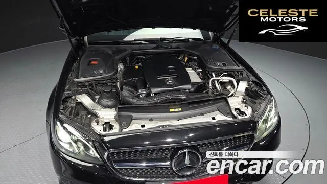 MERCEDES BENZ E-Classe W213 E200 Avantgarde 2017 — photo 6 sur 20