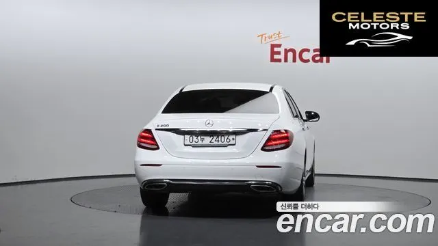 MERCEDES BENZ E-Classe W213 E200 Avantgarde 2018 — photo 4 sur 30