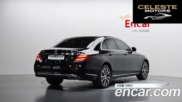 MERCEDES BENZ E-Classe W213 E300e 4MATIC Exclusive 2020 — photo 2 sur 32