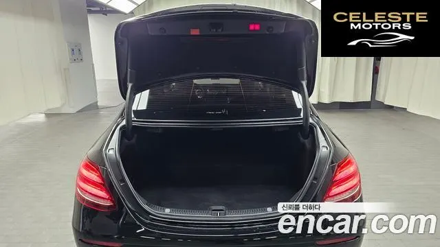 MERCEDES BENZ E-Classe W213 E300e 4MATIC Exclusive 2020 — photo 30 sur 32