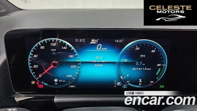 MERCEDES BENZ GLA-Classe H247 GLA220 2021 — photo 11 sur 30