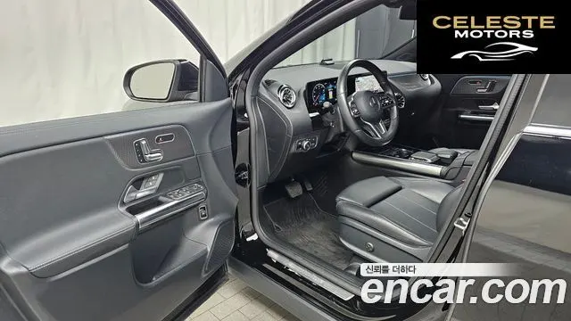 MERCEDES BENZ GLA-Classe H247 GLA220 2021 — photo 13 sur 30