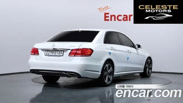 MERCEDES BENZ E-Classe W212 E220 Avantgarde 2016 — photo 2 sur 20