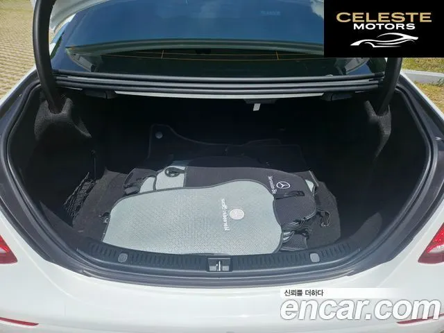 MERCEDES BENZ E-Classe W213 E300 4MATIC Avantgarde 2018 — photo 19 sur 26
