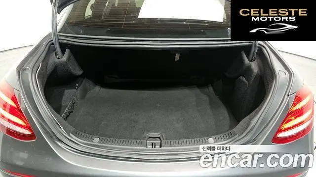 MERCEDES BENZ E-Classe W213 E220d Avantgarde 2017 — photo 20 sur 20