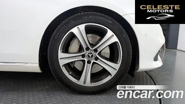 MERCEDES BENZ E-Classe W213 E300 Avantgarde 2019 — photo 7 sur 31