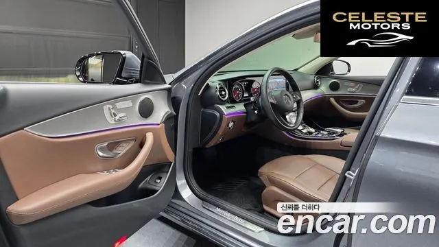 MERCEDES BENZ E-Classe W213 E200 Avantgarde 2017 — photo 10 sur 26
