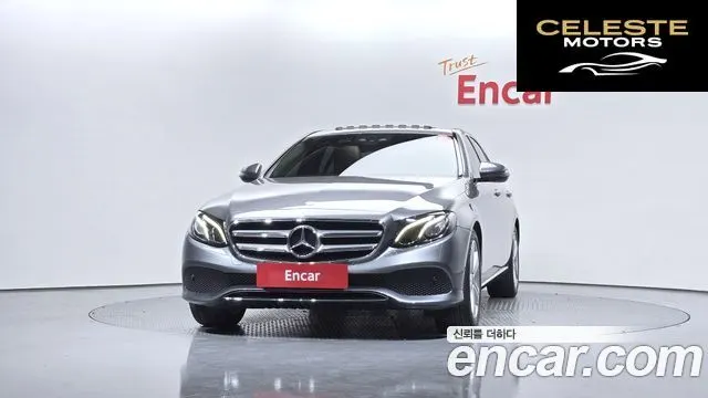 MERCEDES BENZ E-Classe W213 E200 Avantgarde 2017 — photo 3 sur 26