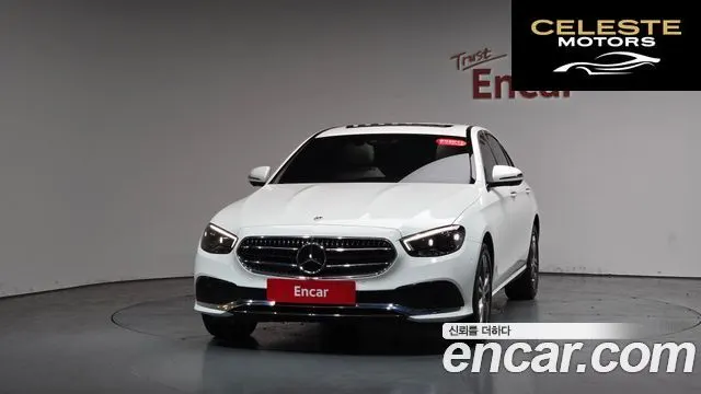 MERCEDES BENZ E-Classe W213 E350 4MATIC Avantgarde 2022 — photo 2 sur 41