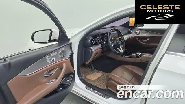 MERCEDES BENZ E-Classe W213 E300 Avantgarde 2019 — photo 10 sur 20