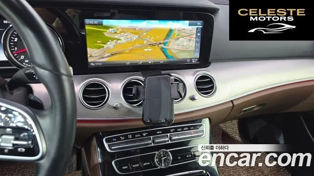 MERCEDES BENZ E-Classe W213 E300 Avantgarde 2019 — photo 14 sur 20