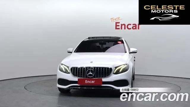 MERCEDES BENZ E-Classe W213 E300 Avantgarde 2019 — photo 3 sur 20