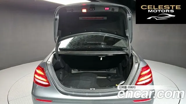 MERCEDES BENZ E-Classe W213 E220d 4MATIC Exclusive 2017 — photo 20 sur 20