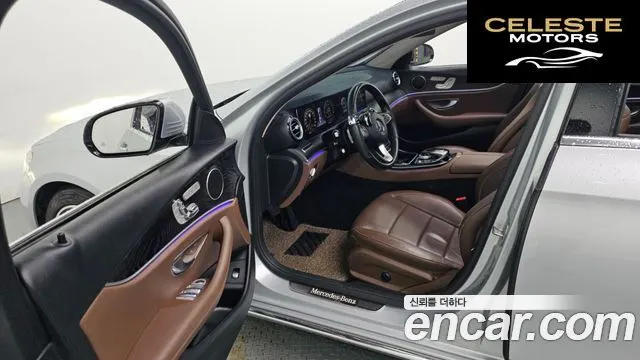 MERCEDES BENZ E-Classe W213 E300 4MATIC Avantgarde 2017 — photo 10 sur 20