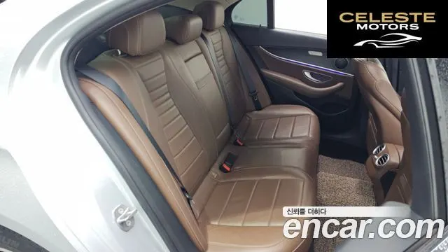 MERCEDES BENZ E-Classe W213 E300 4MATIC Avantgarde 2017 — photo 12 sur 20