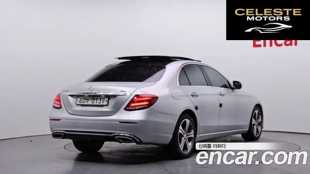 MERCEDES BENZ E-Classe W213 E300 4MATIC Avantgarde 2017 — photo 2 sur 20