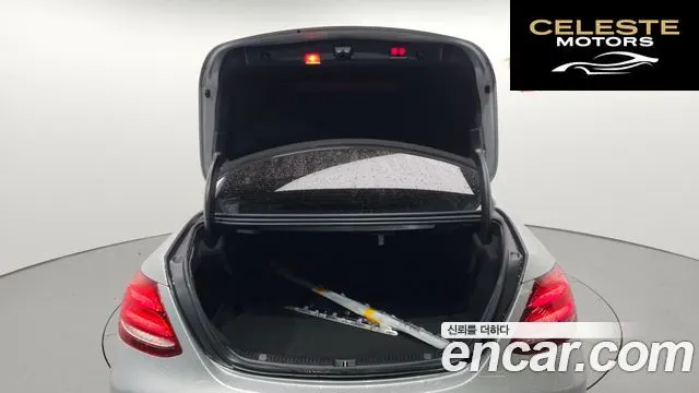 MERCEDES BENZ E-Classe W213 E300 4MATIC Avantgarde 2017 — photo 20 sur 20